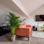 The Quadrant - The Carillon Apartment *