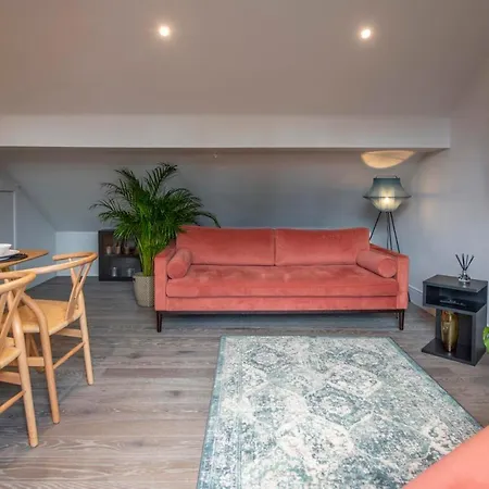 The Quadrant - The Carillon * יורק